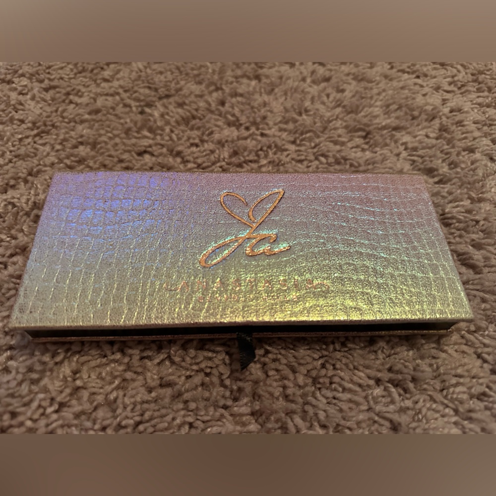 Anastasia BH eyeshadow palette